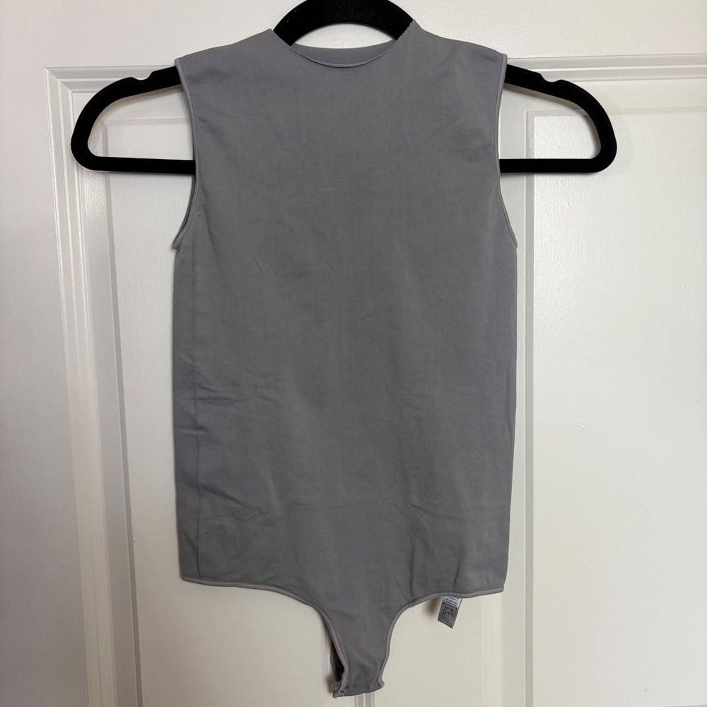 SKIMS Essential Crew Neck Sleeveless Bodysuit Grey XXS/XS RN 155973